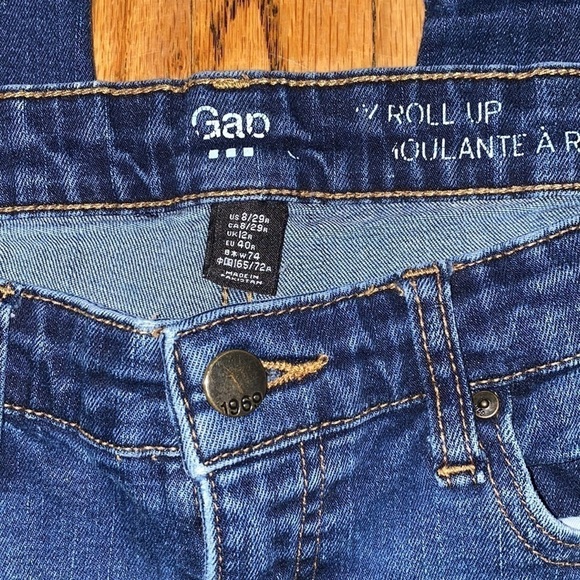 𝅺GAP roll up size 8/29r jeans - Picture 3 of 3
